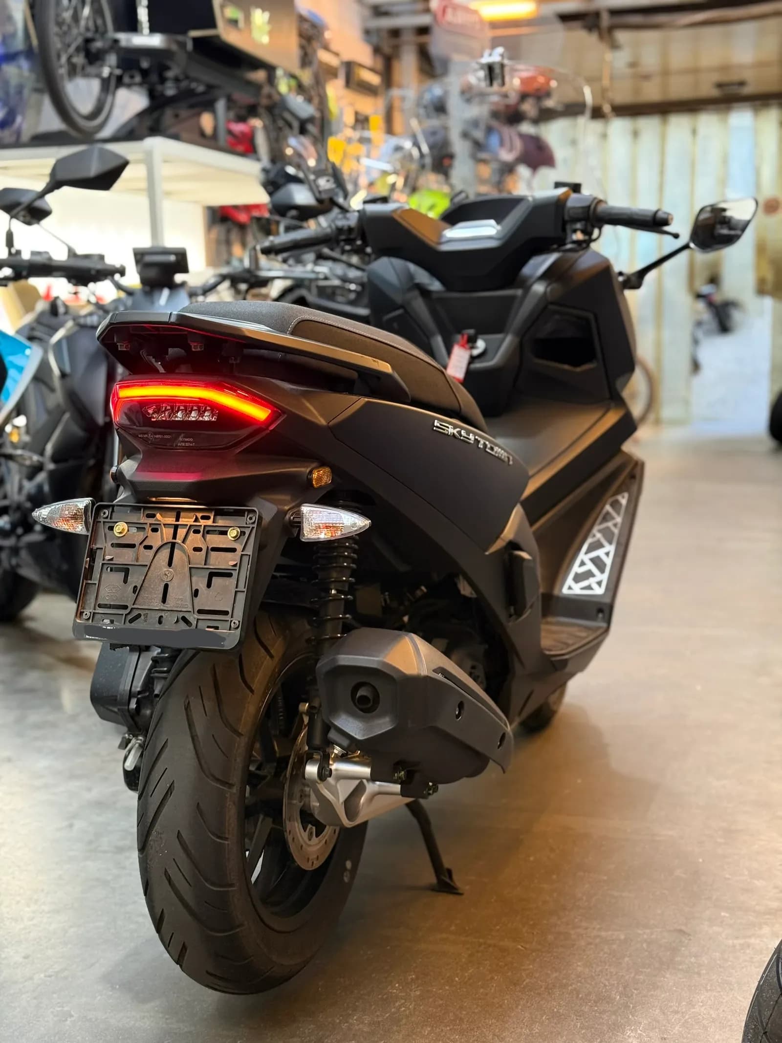 KYMCO SKY TOWN 125 – 2024  Prix : 2 299 € | Garantie 12 mois
