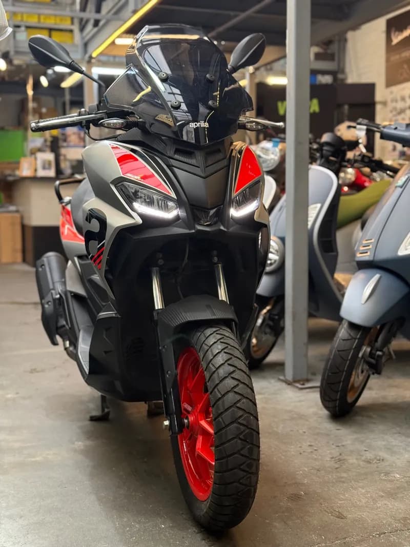 APRILIA SR GT 125 – 2025 | Prix : 2 699 € | Garantie 24 mois