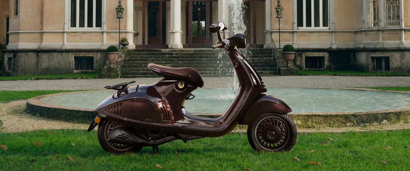 Vespa 946 Horse